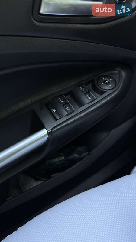 Внедорожник / Кроссовер Ford Kuga 2013 в Корсуне-Шевченковском