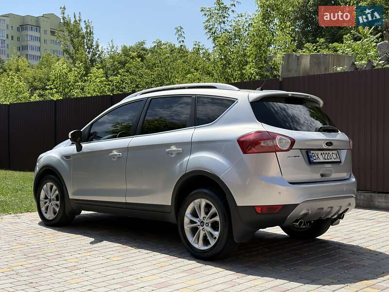 Внедорожник / Кроссовер Ford Kuga 2012 в Каменец-Подольском