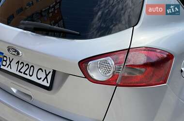 Внедорожник / Кроссовер Ford Kuga 2012 в 