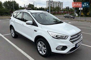 Внедорожник / Кроссовер Ford Kuga 2019 в 