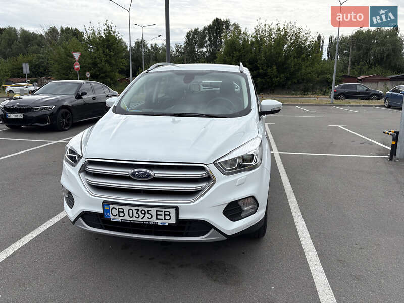 Внедорожник / Кроссовер Ford Kuga 2019 в 