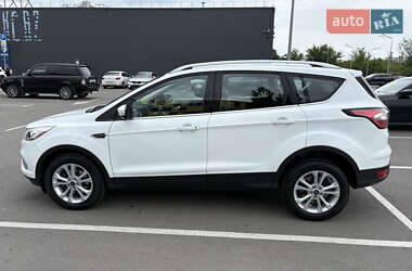 Внедорожник / Кроссовер Ford Kuga 2019 в 