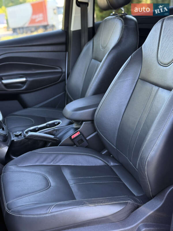 Внедорожник / Кроссовер Ford Kuga 2015 в Дубно