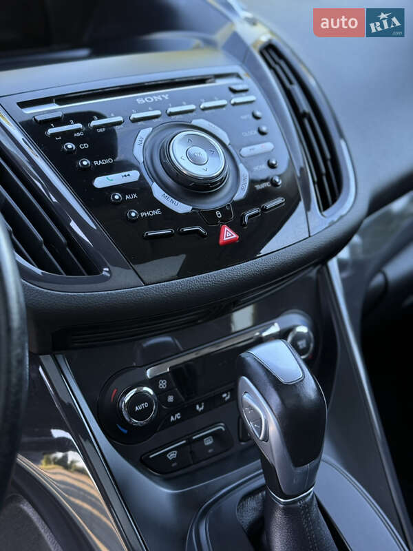 Внедорожник / Кроссовер Ford Kuga 2015 в Дубно