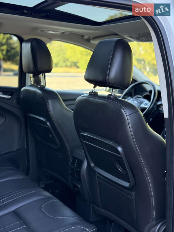 Внедорожник / Кроссовер Ford Kuga 2015 в Дубно