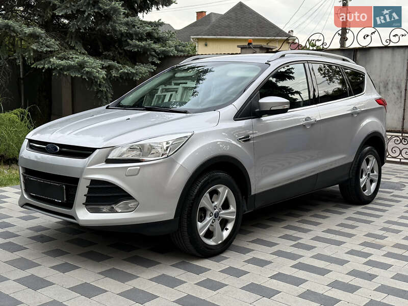 Внедорожник / Кроссовер Ford Kuga 2015 в 