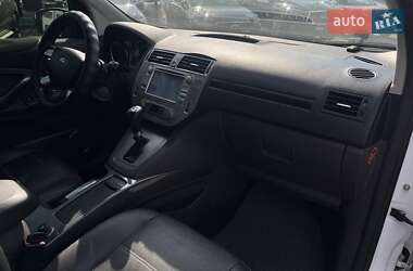 Внедорожник / Кроссовер Ford Kuga 2012 в 