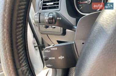 Внедорожник / Кроссовер Ford Kuga 2012 в 