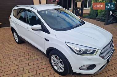 Внедорожник / Кроссовер Ford Kuga 2019 в 