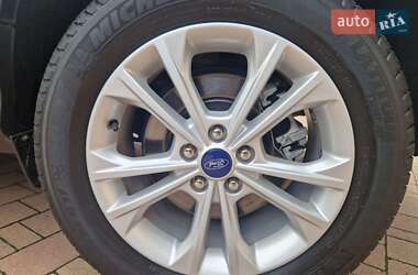 Внедорожник / Кроссовер Ford Kuga 2019 в 