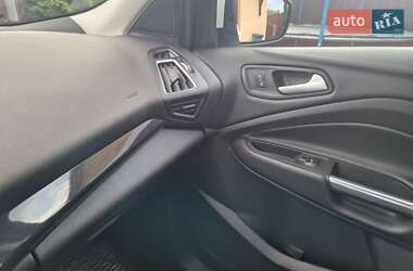 Внедорожник / Кроссовер Ford Kuga 2019 в 