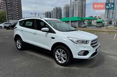 Внедорожник / Кроссовер Ford Kuga 2019 в 