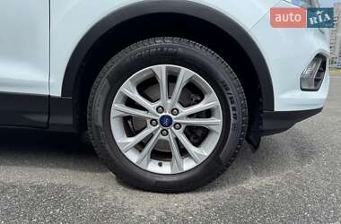 Внедорожник / Кроссовер Ford Kuga 2019 в 
