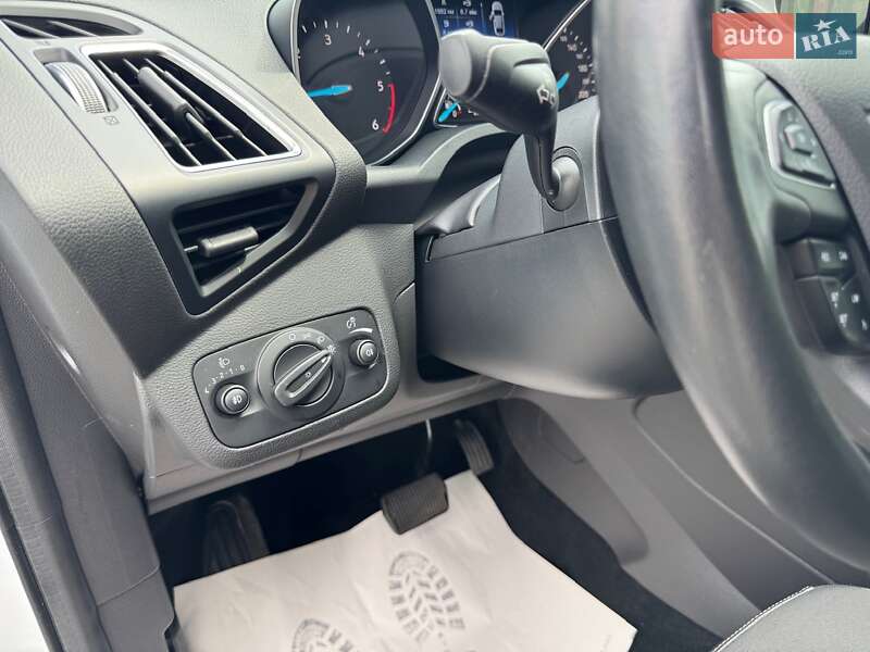 Позашляховик / Кросовер Ford Kuga 2019 в Києві