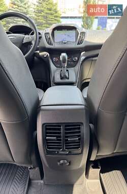 Внедорожник / Кроссовер Ford Kuga 2019 в 