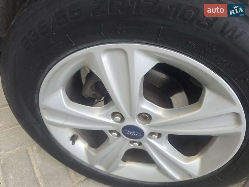 Внедорожник / Кроссовер Ford Kuga 2014 в Днепре