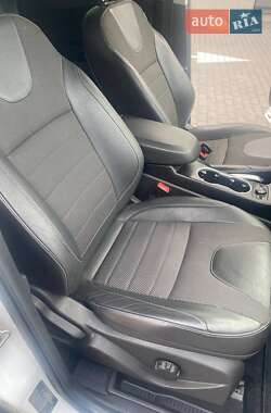 Внедорожник / Кроссовер Ford Kuga 2015 в 