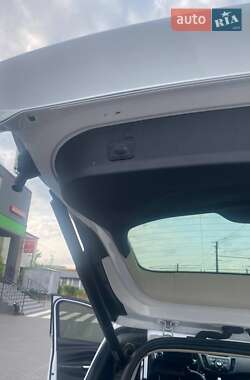 Внедорожник / Кроссовер Ford Kuga 2015 в 