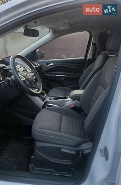 Внедорожник / Кроссовер Ford Kuga 2013 в 