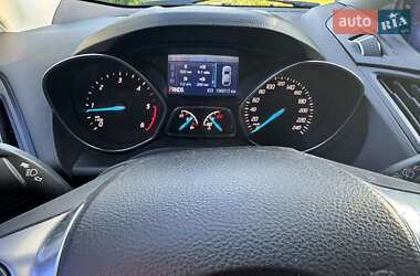 Внедорожник / Кроссовер Ford Kuga 2013 в 