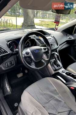 Внедорожник / Кроссовер Ford Kuga 2014 в 