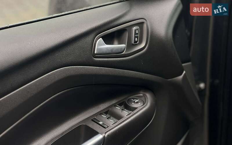 Внедорожник / Кроссовер Ford Kuga 2013 в Ивано-Франковске