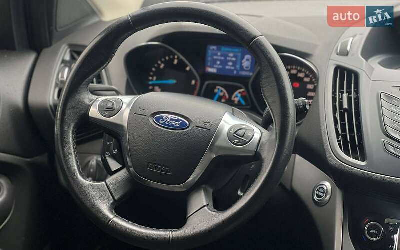 Внедорожник / Кроссовер Ford Kuga 2013 в Ивано-Франковске
