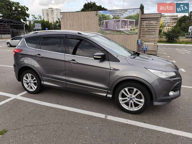 Внедорожник / Кроссовер Ford Kuga 2014 в Киеве