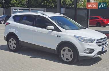 Позашляховик / Кросовер Ford Kuga 2019 в Львові