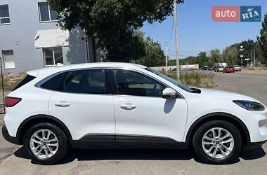 Внедорожник / Кроссовер Ford Kuga 2020 в 