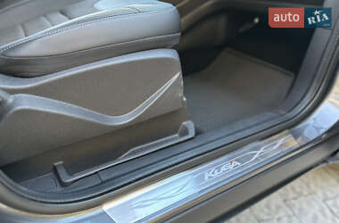 Внедорожник / Кроссовер Ford Kuga 2013 в 