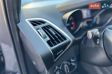 Внедорожник / Кроссовер Ford Kuga 2013 в 