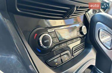 Внедорожник / Кроссовер Ford Kuga 2013 в 