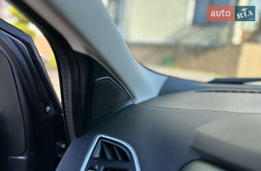 Внедорожник / Кроссовер Ford Kuga 2013 в 