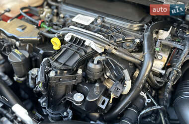 Внедорожник / Кроссовер Ford Kuga 2013 в 