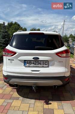 Внедорожник / Кроссовер Ford Kuga 2015 в 