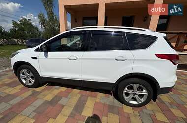 Внедорожник / Кроссовер Ford Kuga 2015 в 