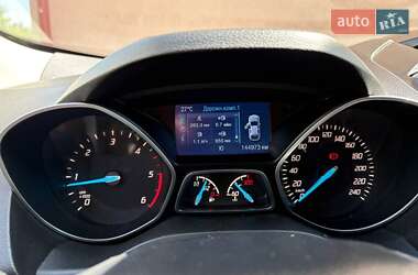 Внедорожник / Кроссовер Ford Kuga 2015 в 