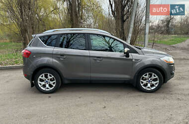 Внедорожник / Кроссовер Ford Kuga 2011 в 