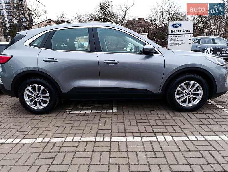 Внедорожник / Кроссовер Ford Kuga 2020 в Львове