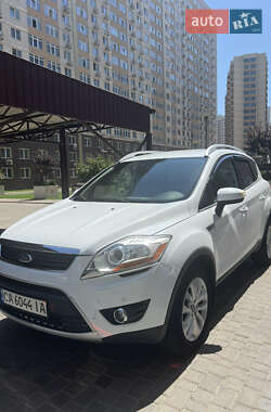 Внедорожник / Кроссовер Ford Kuga 2011 в 