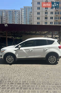 Внедорожник / Кроссовер Ford Kuga 2011 в 