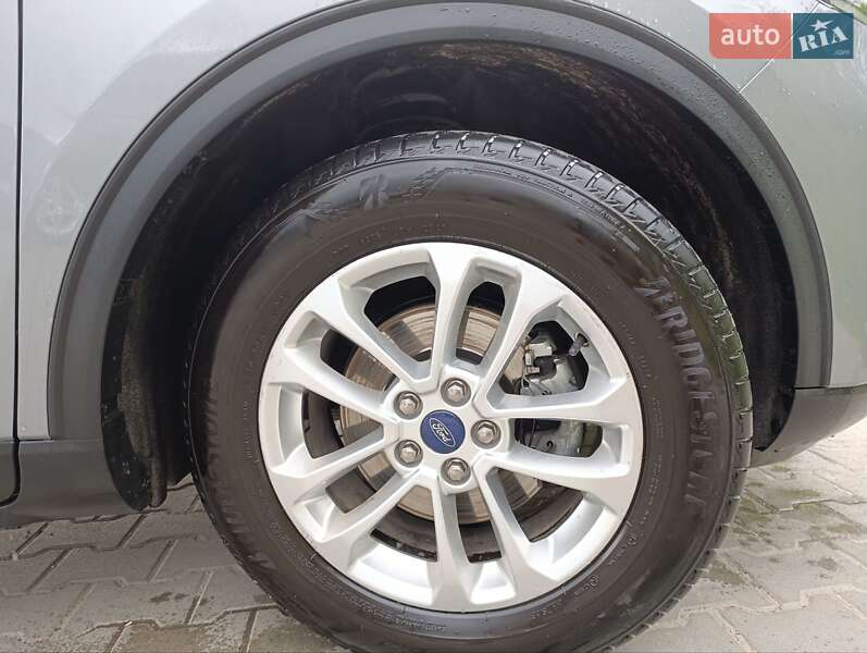 Внедорожник / Кроссовер Ford Kuga 2020 в Львове