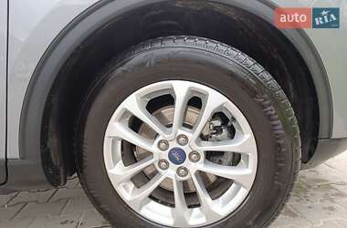Внедорожник / Кроссовер Ford Kuga 2020 в 