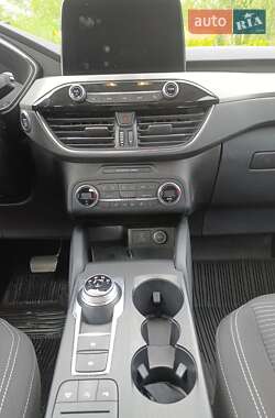 Внедорожник / Кроссовер Ford Kuga 2020 в 