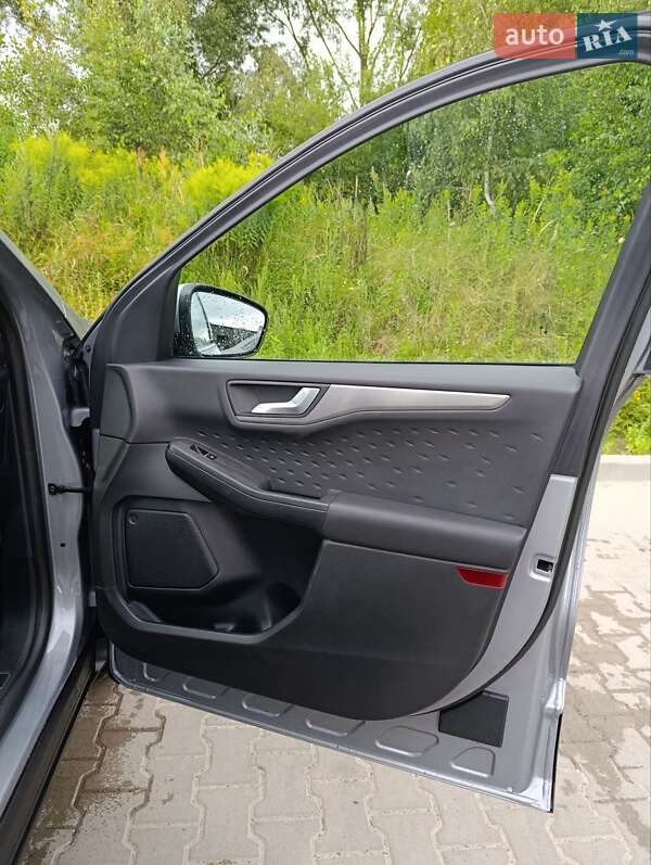 Внедорожник / Кроссовер Ford Kuga 2020 в Львове