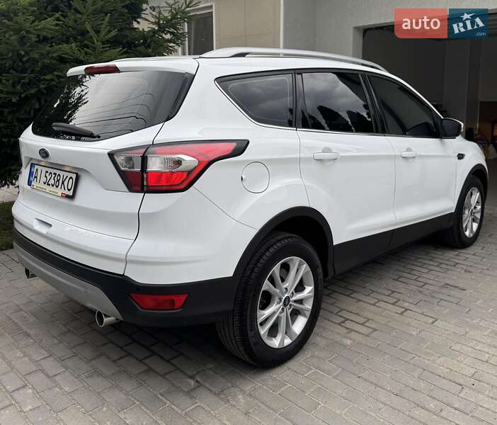 Позашляховик / Кросовер Ford Kuga 2019 в Києві