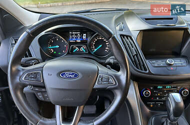 Внедорожник / Кроссовер Ford Kuga 2017 в 