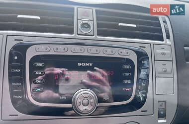 Внедорожник / Кроссовер Ford Kuga 2012 в 