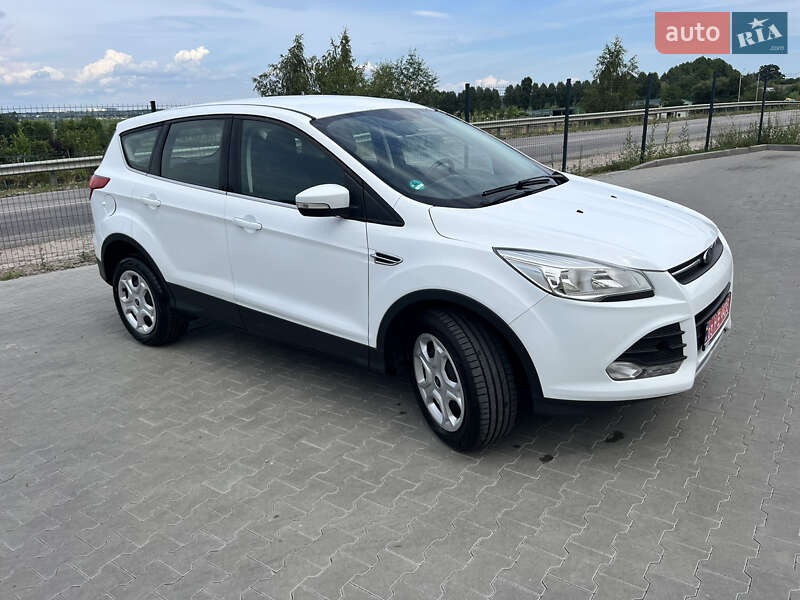 Внедорожник / Кроссовер Ford Kuga 2016 в 